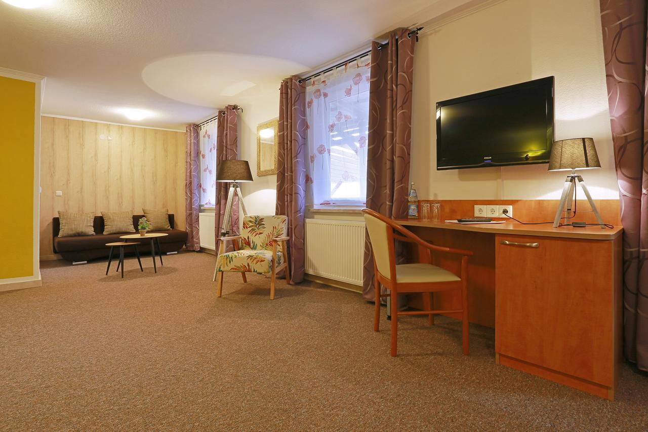 Landhotel & Brauhaus Prignitzer Hof プリッツヴァルク エクステリア 写真